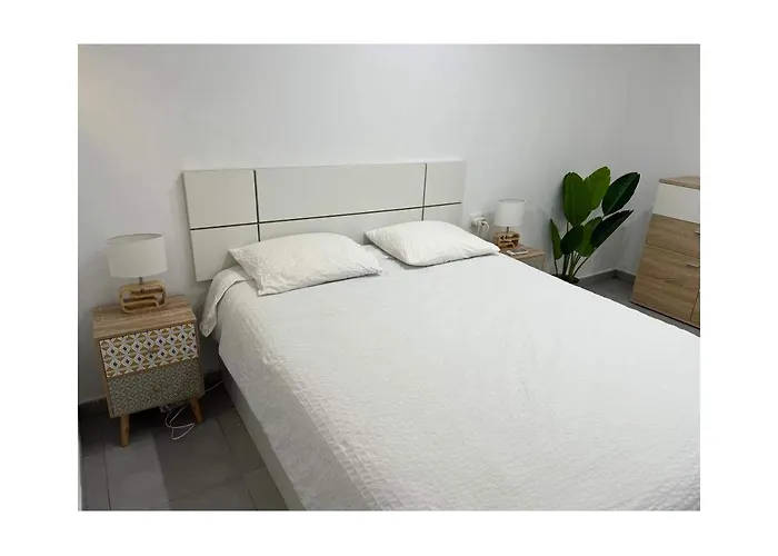 Mare 107 - One Bed Адехе